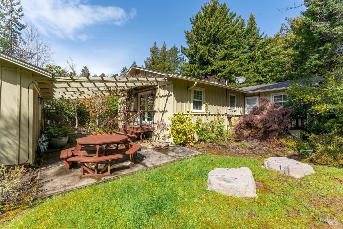 Detail Gallery Image 4 of 24 For 41600 Comptche-Ukiah Rd, Mendocino,  CA 95460 - 2 Beds | 1 Baths