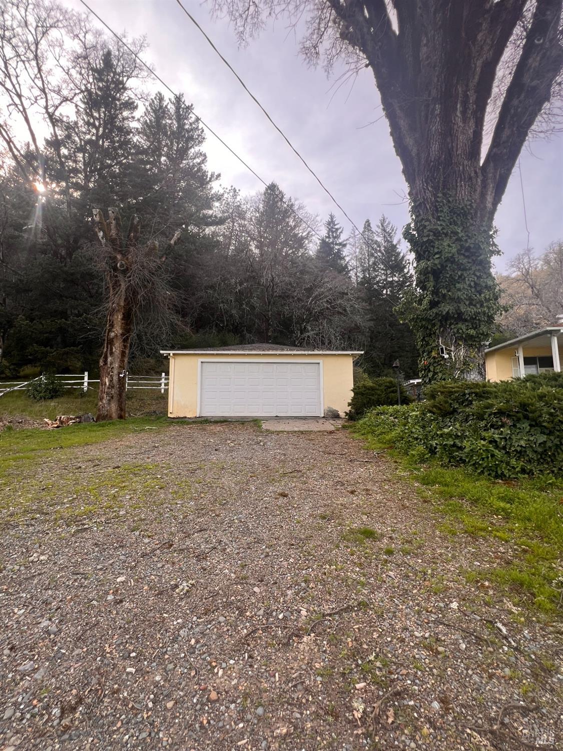 Detail Gallery Image 4 of 32 For 78951 Zenia Rd, Covelo,  CA 95428 - 3 Beds | 1/1 Baths