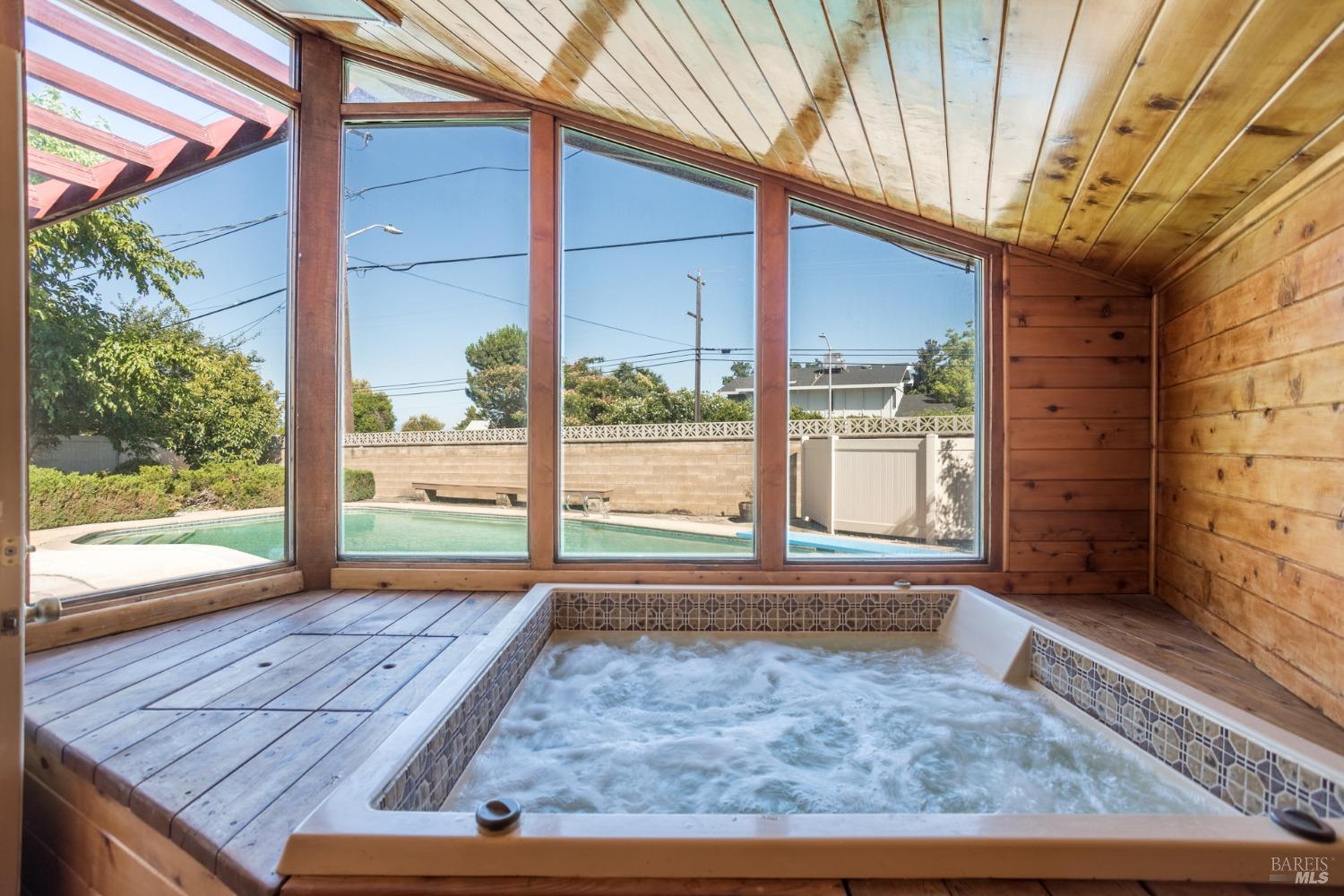 Detail Gallery Image 6 of 6 For 4125 Oro St, Redding,  CA 96001 - 4 Beds | 2 Baths