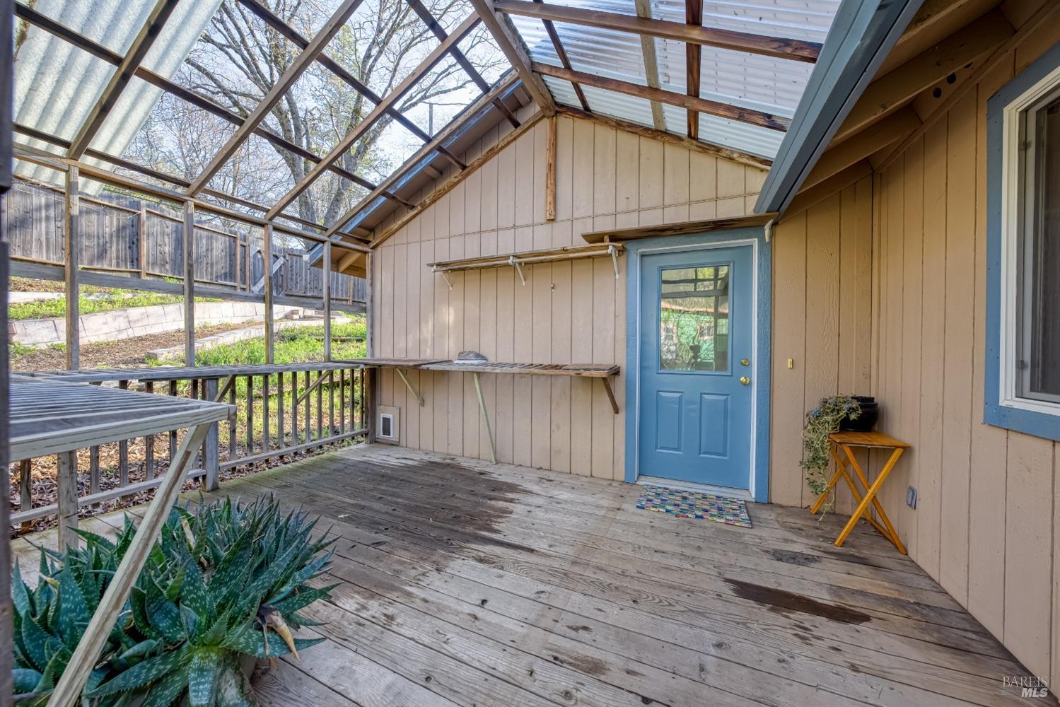 Detail Gallery Image 14 of 56 For 11575 Loch Lomond Rd, Middletown,  CA 95461 - 3 Beds | 3 Baths
