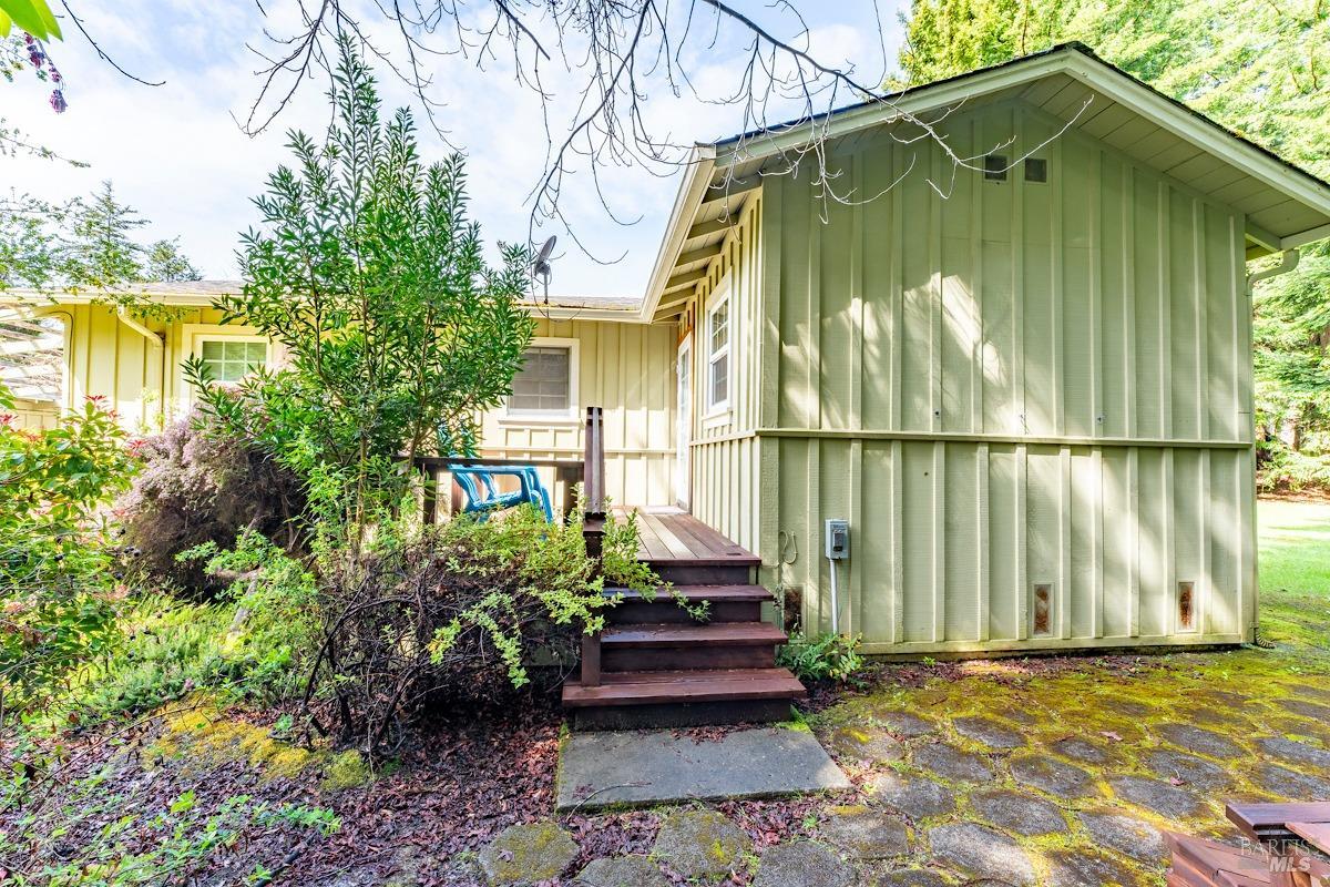Detail Gallery Image 5 of 24 For 41600 Comptche-Ukiah Rd, Mendocino,  CA 95460 - 2 Beds | 1 Baths