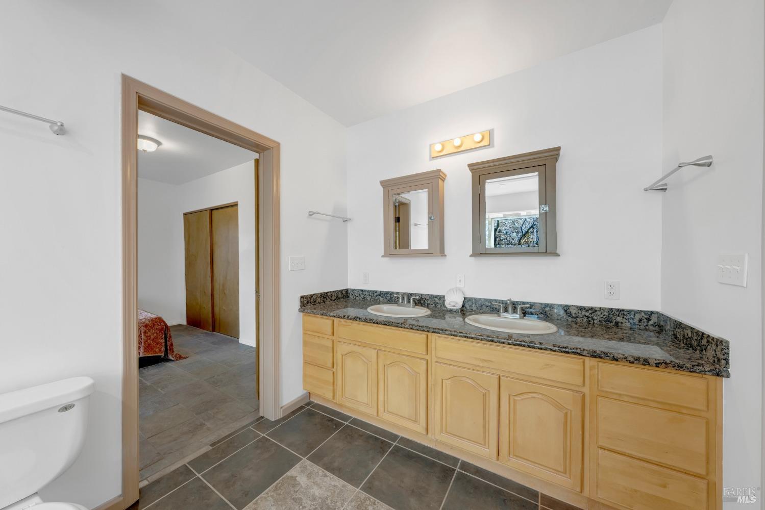 Detail Gallery Image 31 of 56 For 11575 Loch Lomond Rd, Middletown,  CA 95461 - 3 Beds | 3 Baths