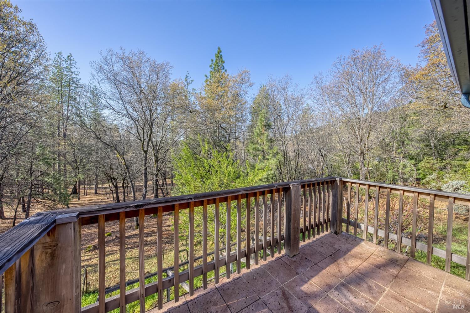 Detail Gallery Image 2 of 56 For 11575 Loch Lomond Rd, Middletown,  CA 95461 - 3 Beds | 3 Baths