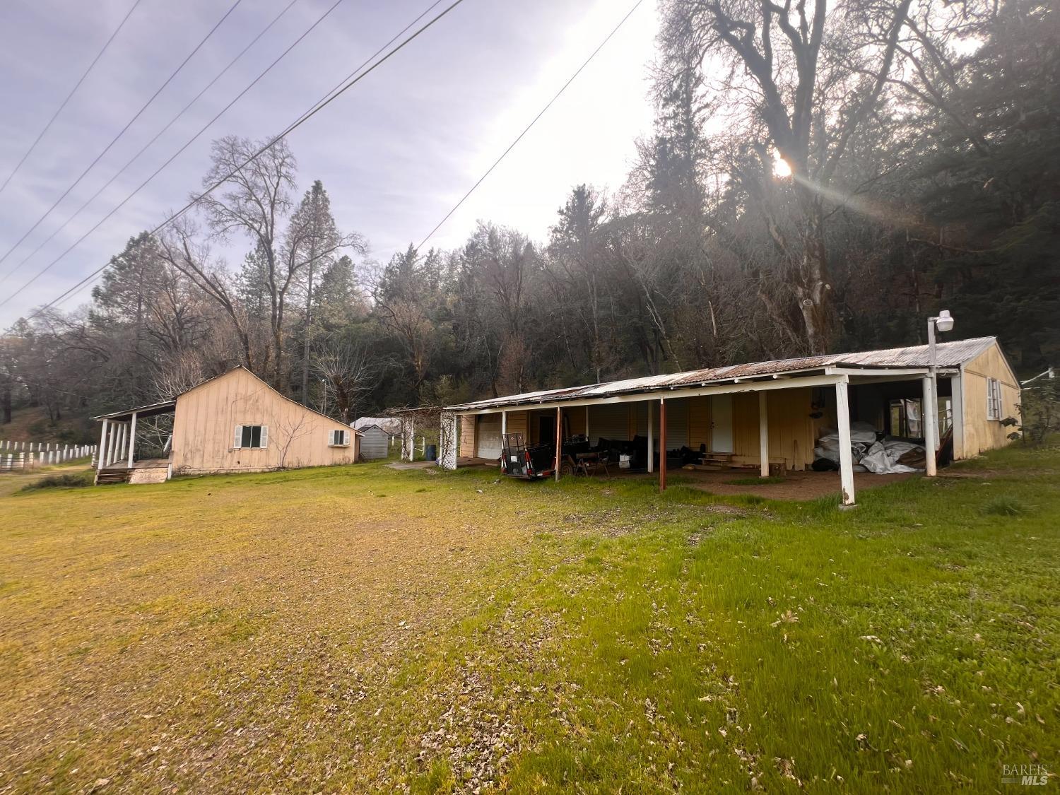 Detail Gallery Image 5 of 32 For 78951 Zenia Rd, Covelo,  CA 95428 - 3 Beds | 1/1 Baths