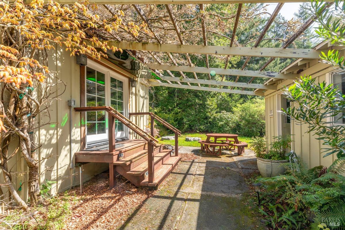 Detail Gallery Image 2 of 24 For 41600 Comptche-Ukiah Rd, Mendocino,  CA 95460 - 2 Beds | 1 Baths
