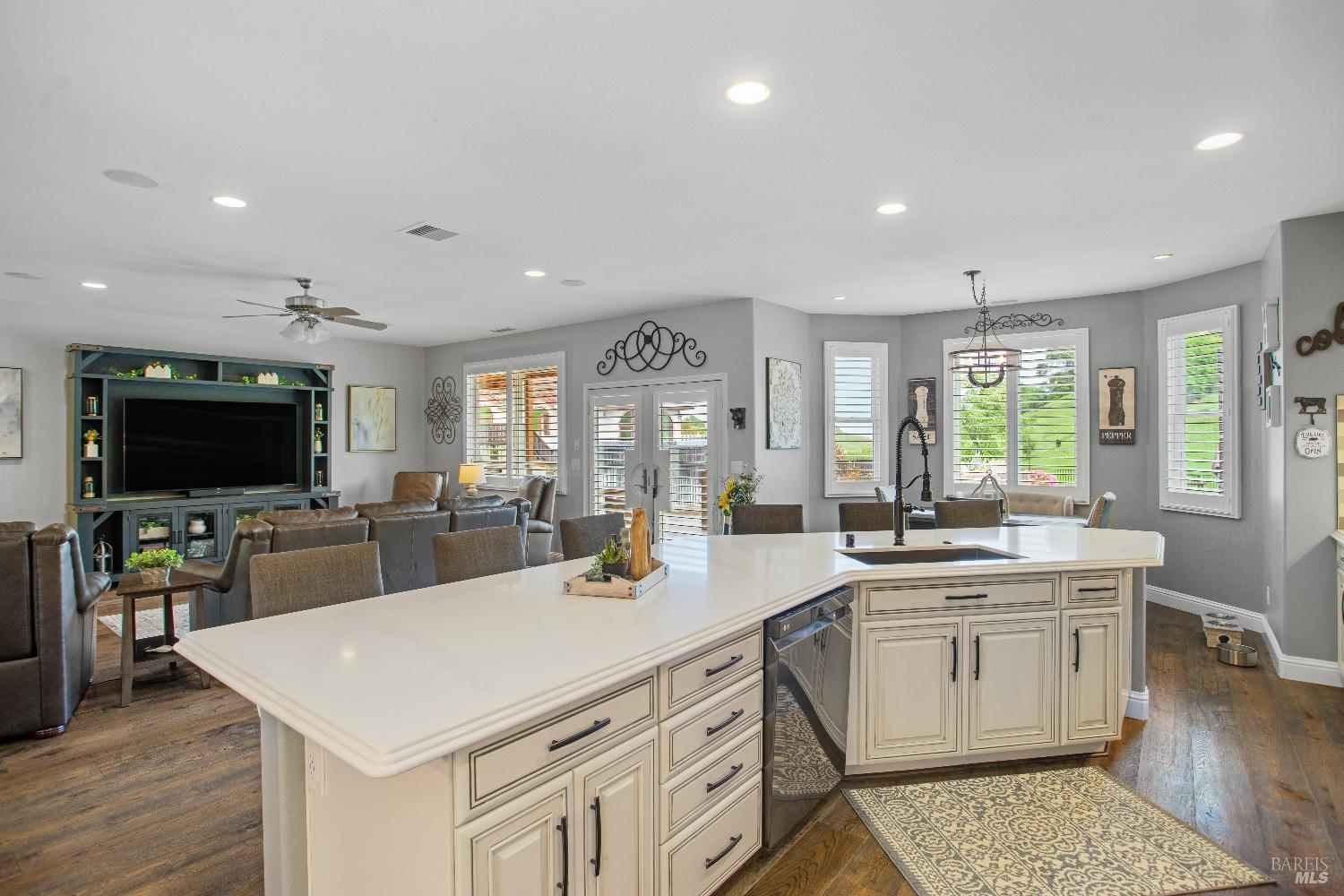 Detail Gallery Image 18 of 95 For 6121 N Vine St, Vacaville,  CA 95688 - 4 Beds | 3 Baths
