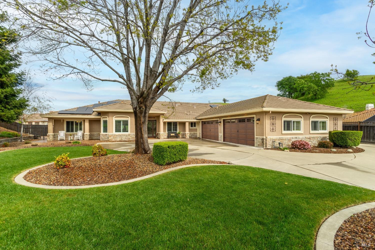 Detail Gallery Image 1 of 95 For 6121 N Vine St, Vacaville,  CA 95688 - 4 Beds | 3 Baths