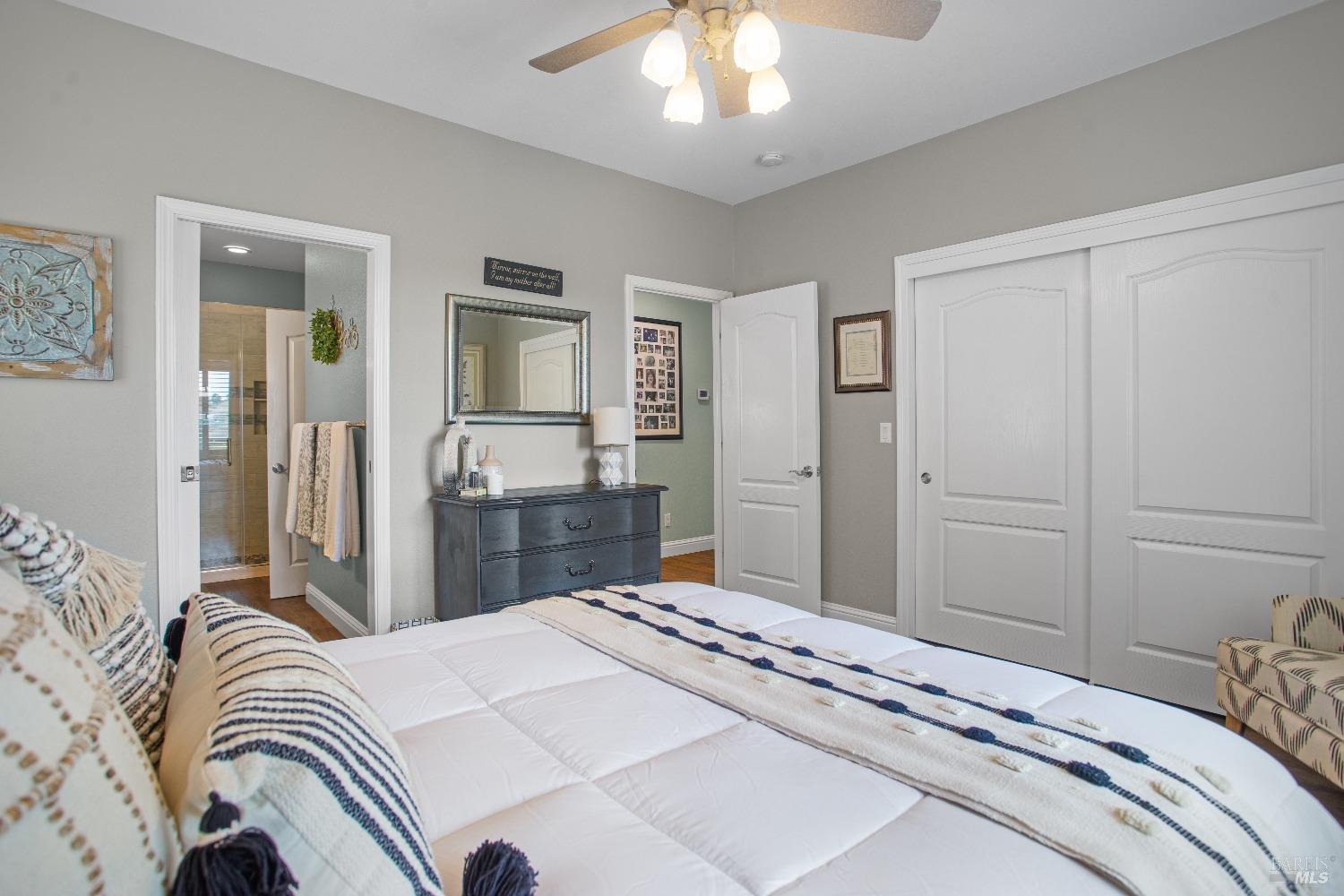 Detail Gallery Image 14 of 95 For 6121 N Vine St, Vacaville,  CA 95688 - 4 Beds | 3 Baths