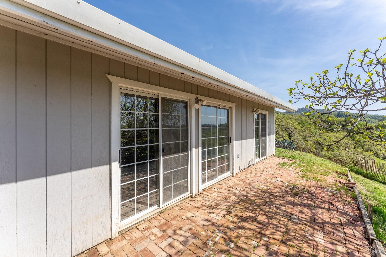 Detail Gallery Image 3 of 34 For 3425 Black Bart Trl, Redwood Valley,  CA 95470 - 2 Beds | 1 Baths