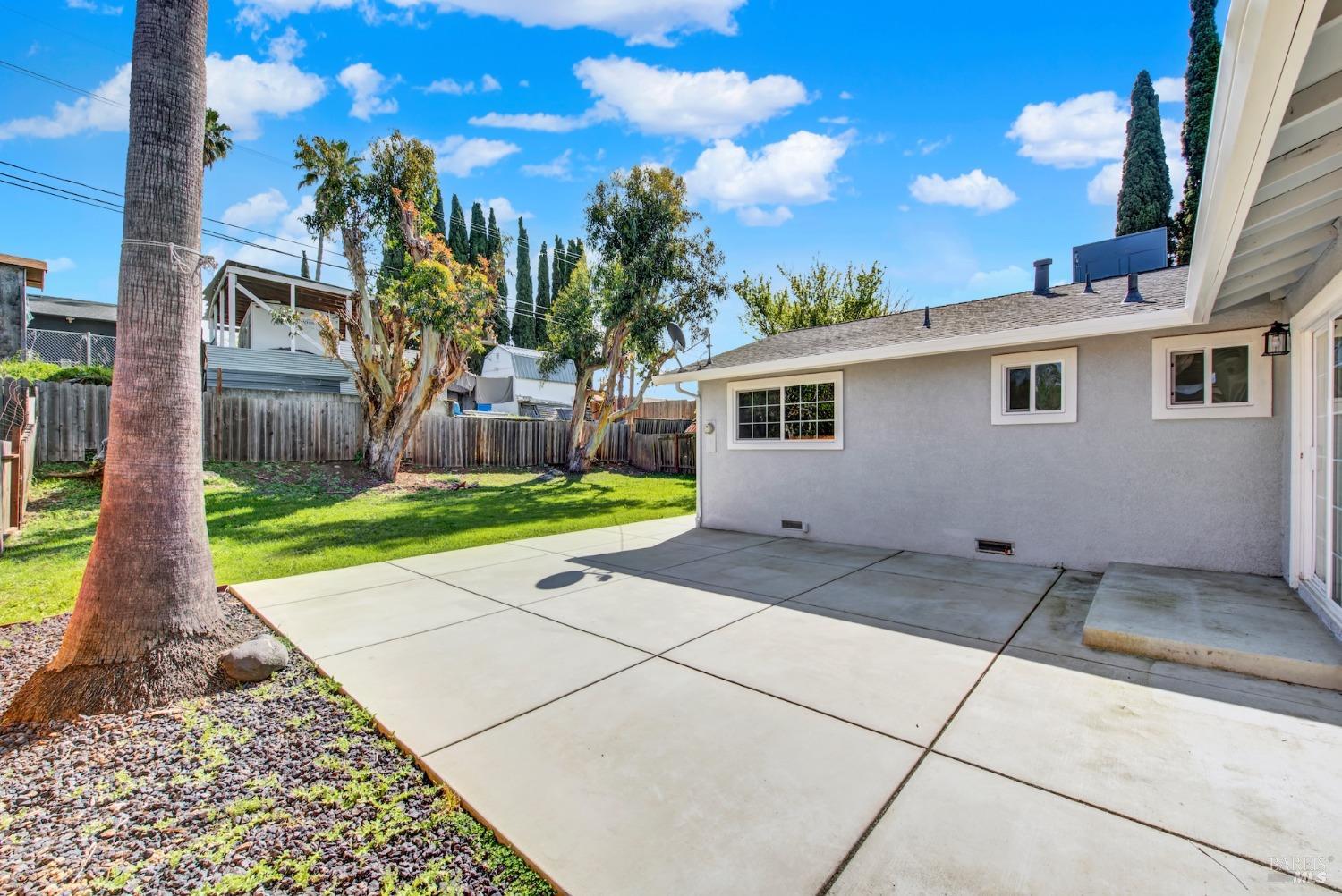 Detail Gallery Image 13 of 18 For 630 Mini Dr, Vallejo,  CA 94589 - 3 Beds | 2 Baths