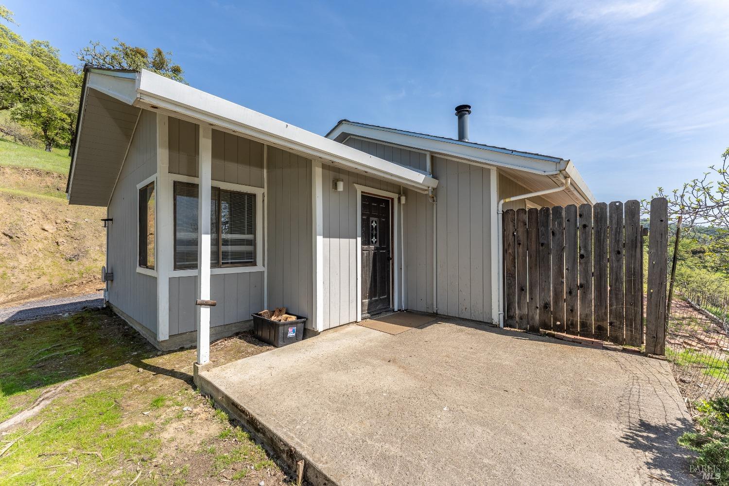 Detail Gallery Image 2 of 34 For 3425 Black Bart Trl, Redwood Valley,  CA 95470 - 2 Beds | 1 Baths