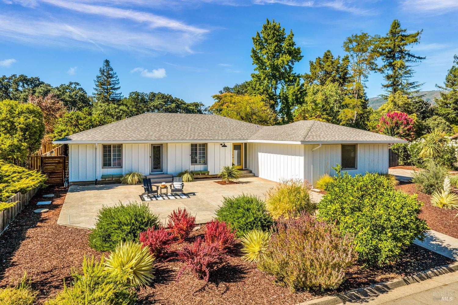 Detail Gallery Image 1 of 1 For 345 Francisco Dr, Sonoma,  CA 95476 - 3 Beds | 2 Baths