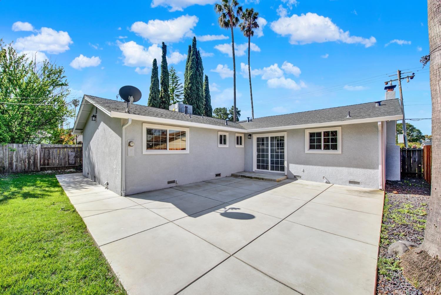 Detail Gallery Image 14 of 18 For 630 Mini Dr, Vallejo,  CA 94589 - 3 Beds | 2 Baths