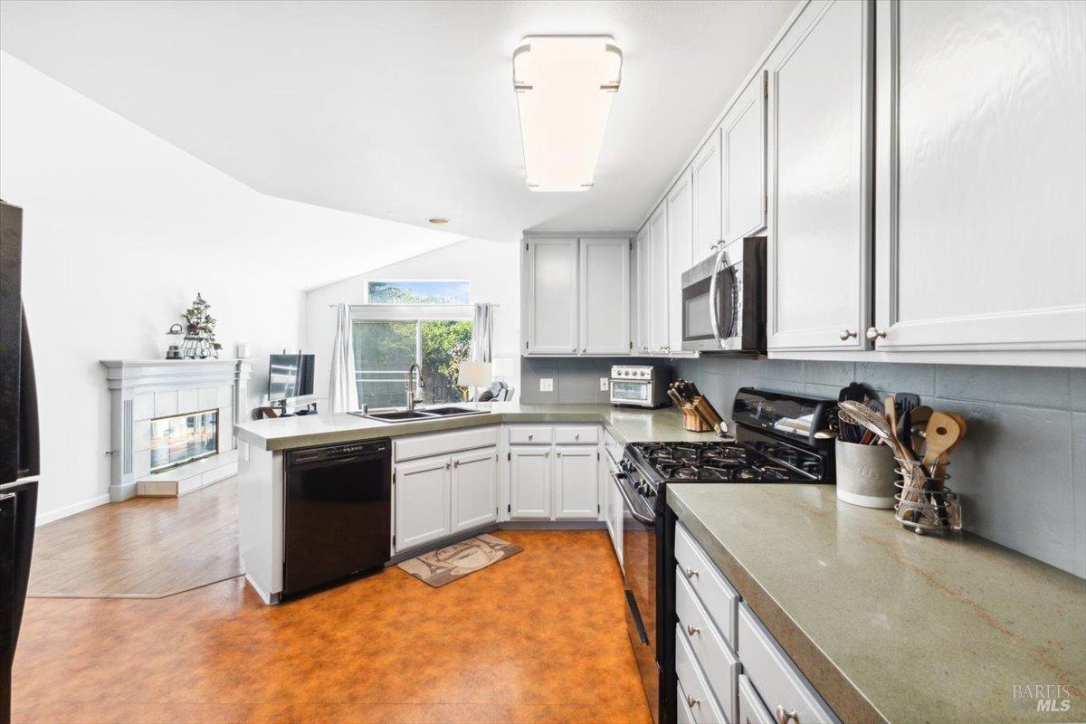 Detail Gallery Image 10 of 39 For 15401 Thomas St, Glen Ellen,  CA 95442 - 3 Beds | 2 Baths