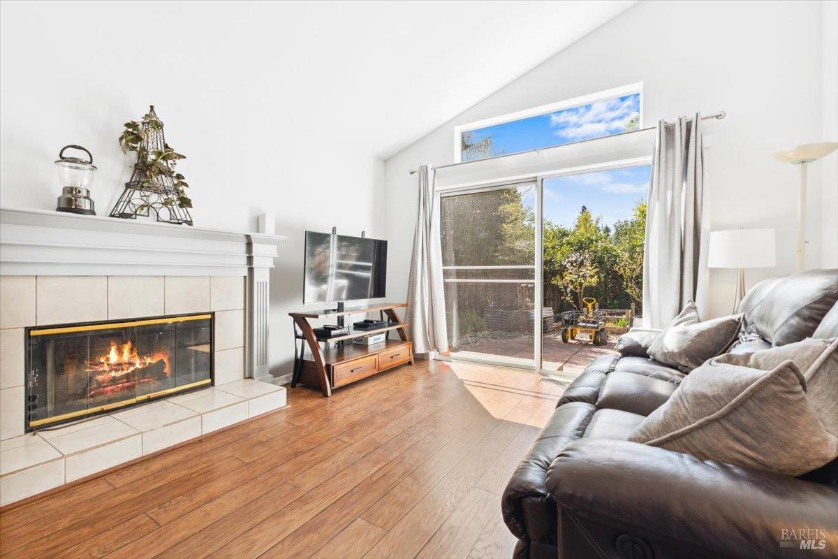Detail Gallery Image 16 of 39 For 15401 Thomas St, Glen Ellen,  CA 95442 - 3 Beds | 2 Baths