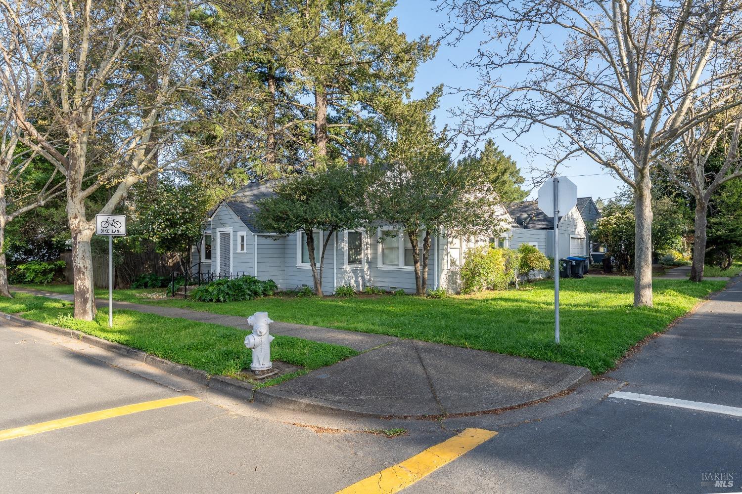Detail Gallery Image 4 of 20 For 735 Grove Ave, Ukiah,  CA 95482 - 2 Beds | 1 Baths