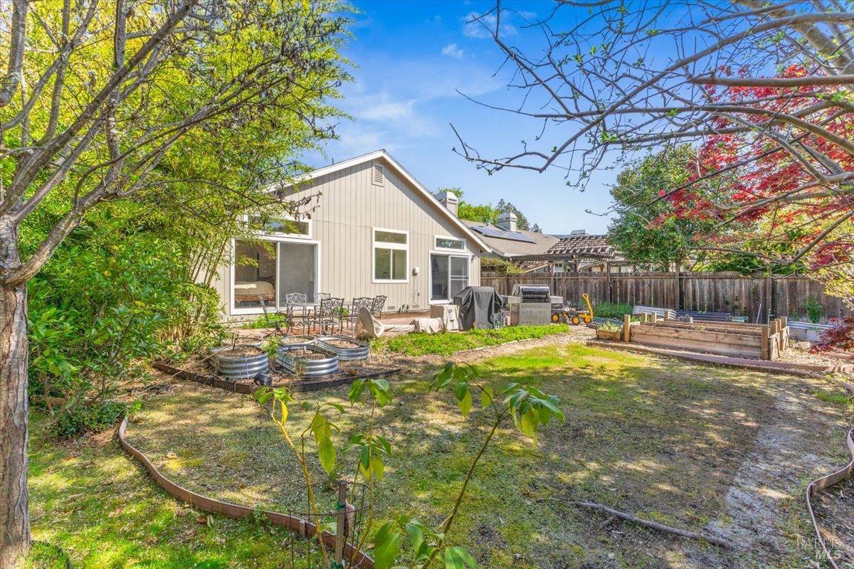Detail Gallery Image 35 of 39 For 15401 Thomas St, Glen Ellen,  CA 95442 - 3 Beds | 2 Baths