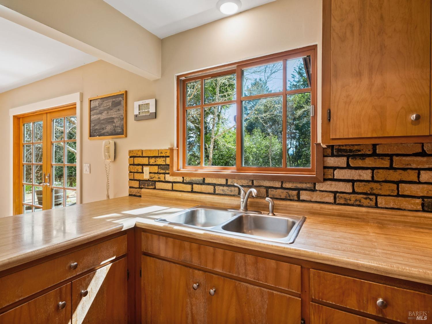 Detail Gallery Image 10 of 41 For 8330 Highway 128 Hwy, Philo,  CA 95466 - 2 Beds | 2 Baths