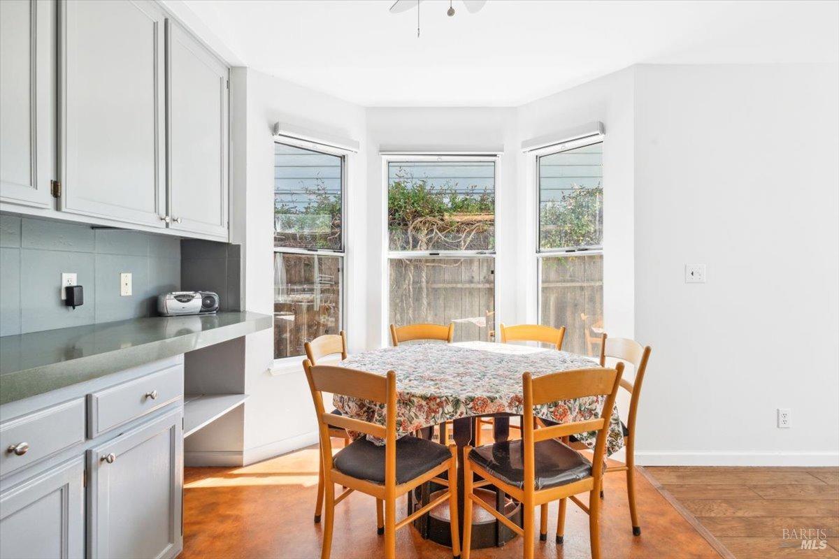 Detail Gallery Image 13 of 39 For 15401 Thomas St, Glen Ellen,  CA 95442 - 3 Beds | 2 Baths