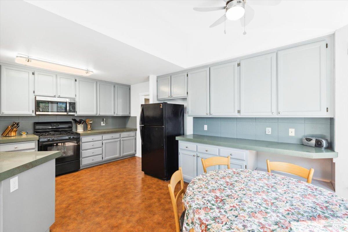 Detail Gallery Image 9 of 39 For 15401 Thomas St, Glen Ellen,  CA 95442 - 3 Beds | 2 Baths