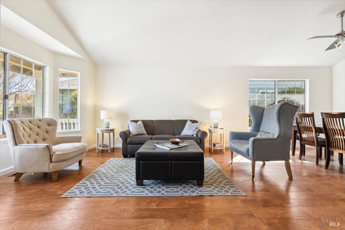 Detail Gallery Image 4 of 39 For 15401 Thomas St, Glen Ellen,  CA 95442 - 3 Beds | 2 Baths
