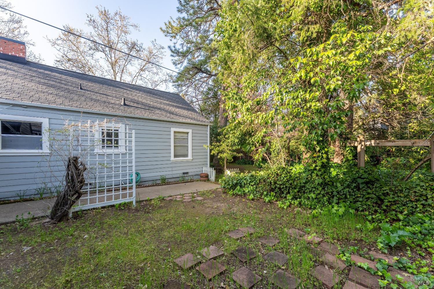 Detail Gallery Image 16 of 20 For 735 Grove Ave, Ukiah,  CA 95482 - 2 Beds | 1 Baths
