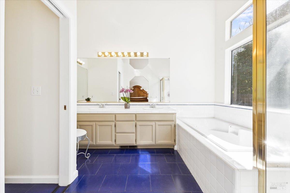 Detail Gallery Image 21 of 39 For 15401 Thomas St, Glen Ellen,  CA 95442 - 3 Beds | 2 Baths