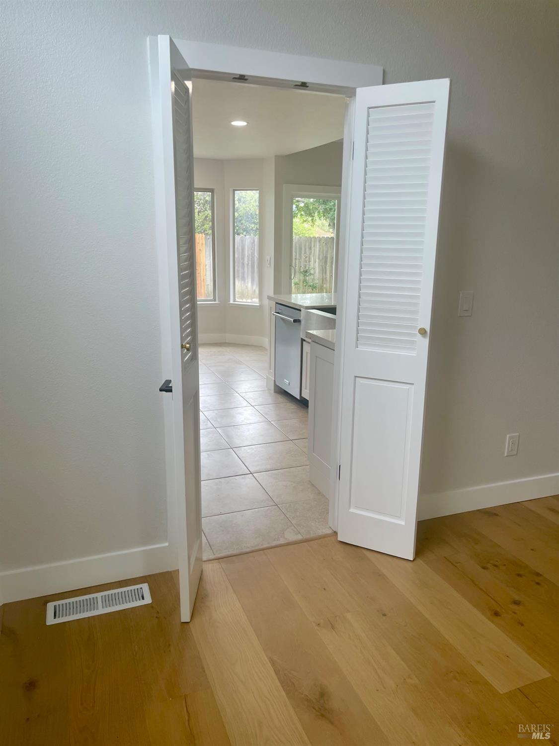 Detail Gallery Image 21 of 52 For 2442 Bay Hill Dr, Fairfield,  CA 94534 - 4 Beds | 2 Baths
