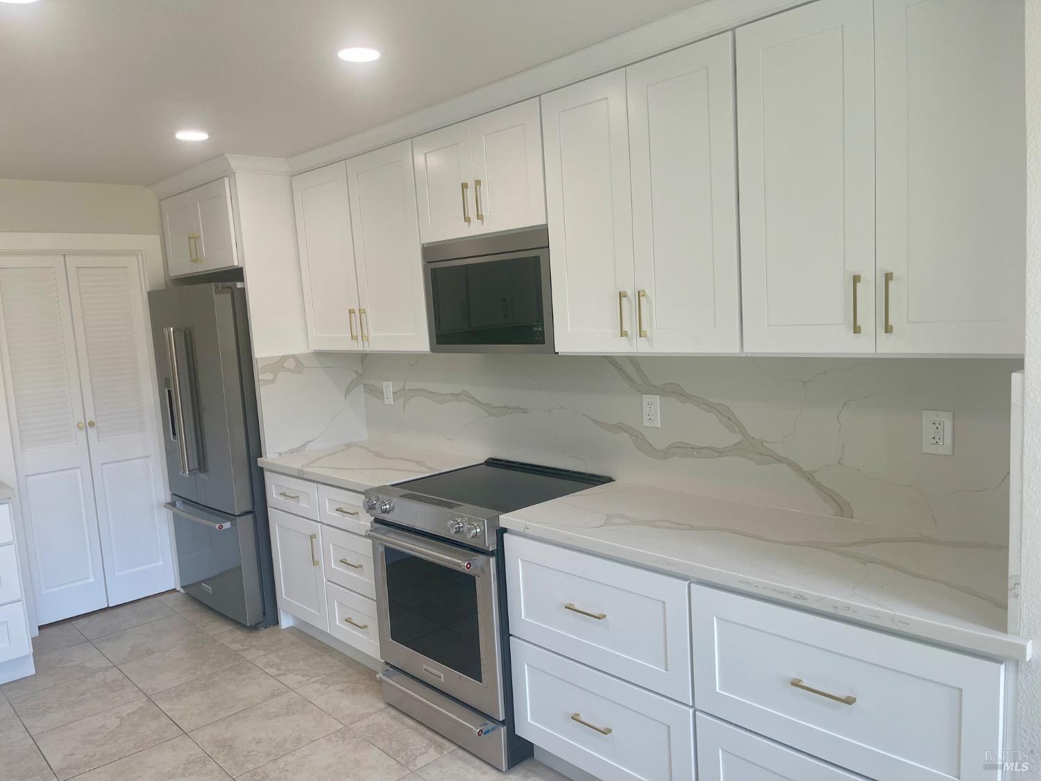 Detail Gallery Image 37 of 52 For 2442 Bay Hill Dr, Fairfield,  CA 94534 - 4 Beds | 2 Baths