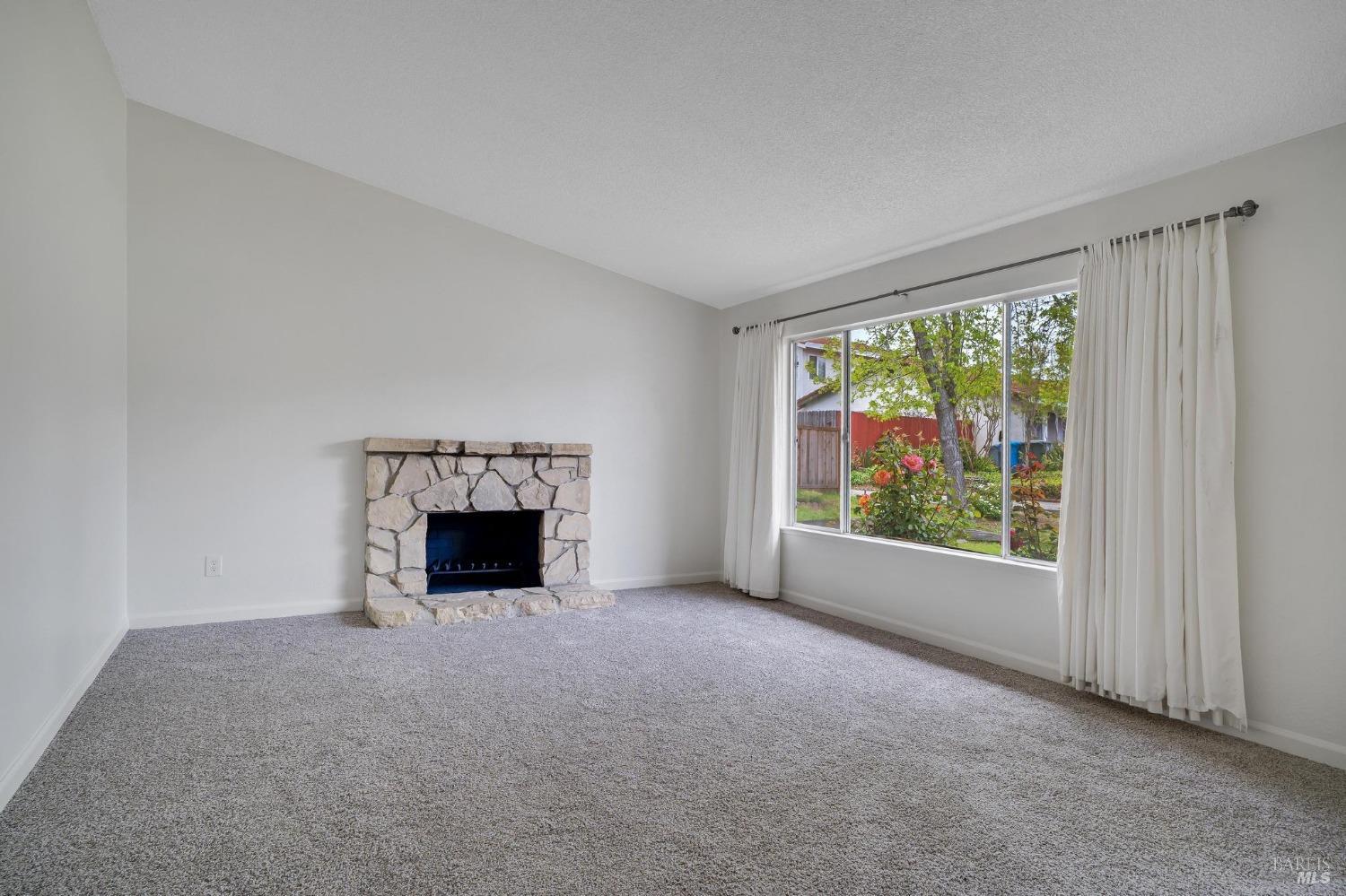 Detail Gallery Image 5 of 31 For 170 Wren Ct, Vallejo,  CA 94591 - 3 Beds | 2 Baths