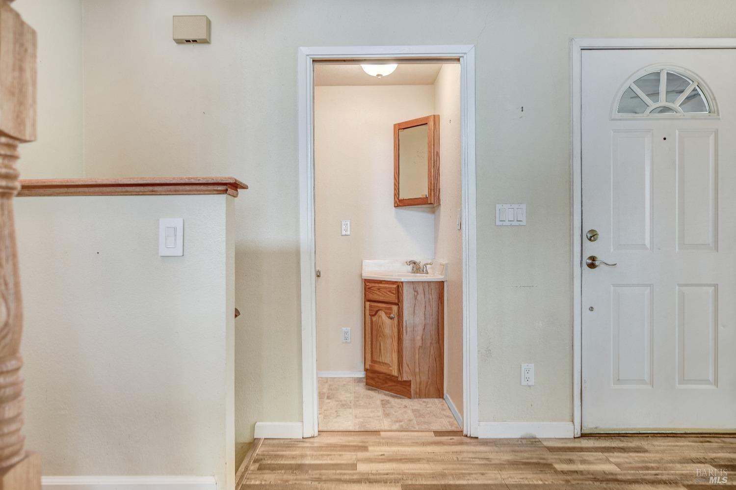 Detail Gallery Image 14 of 29 For 1728 Arroyo Sierra Cir, Santa Rosa,  CA 95405 - 3 Beds | 2/1 Baths