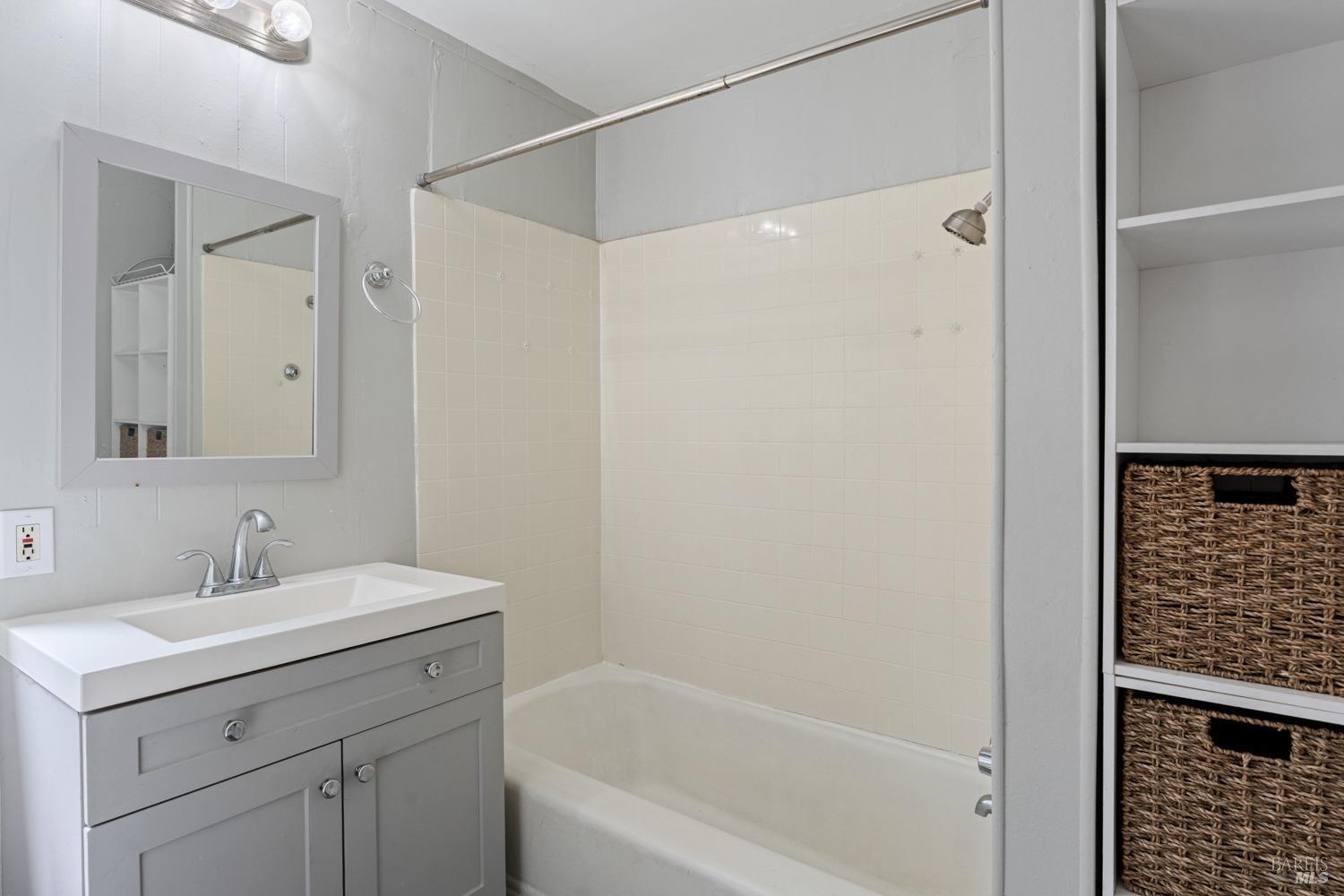 Detail Gallery Image 22 of 39 For 5490 Eastside Calpella Rd, Ukiah,  CA 95482 - 4 Beds | 3 Baths