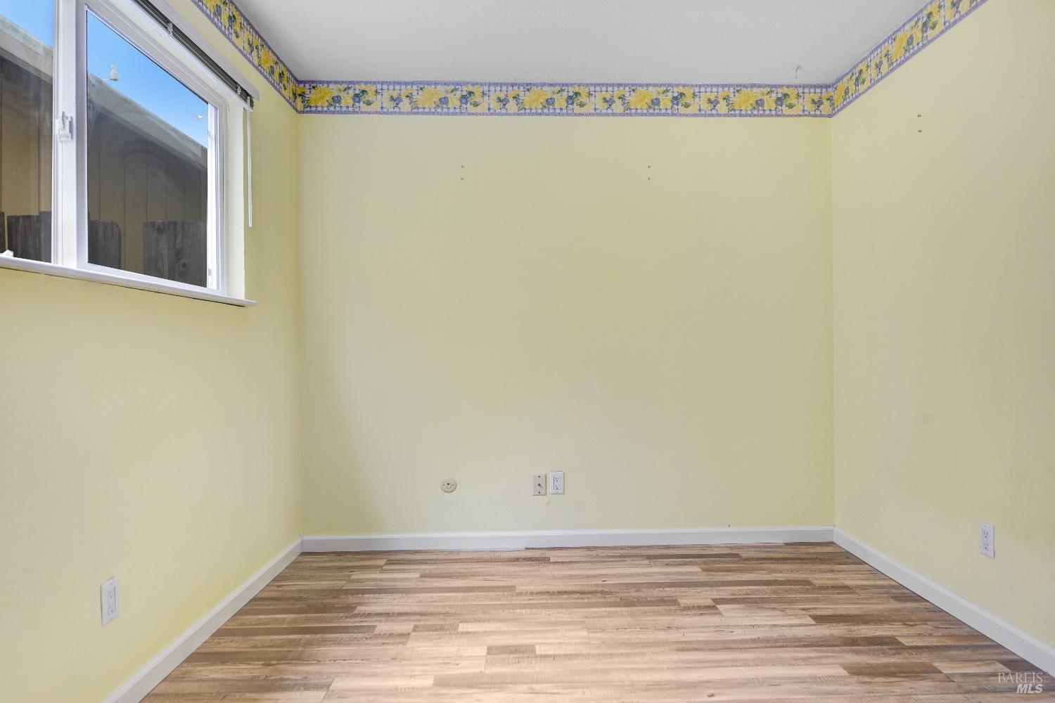 Detail Gallery Image 25 of 29 For 1728 Arroyo Sierra Cir, Santa Rosa,  CA 95405 - 3 Beds | 2/1 Baths