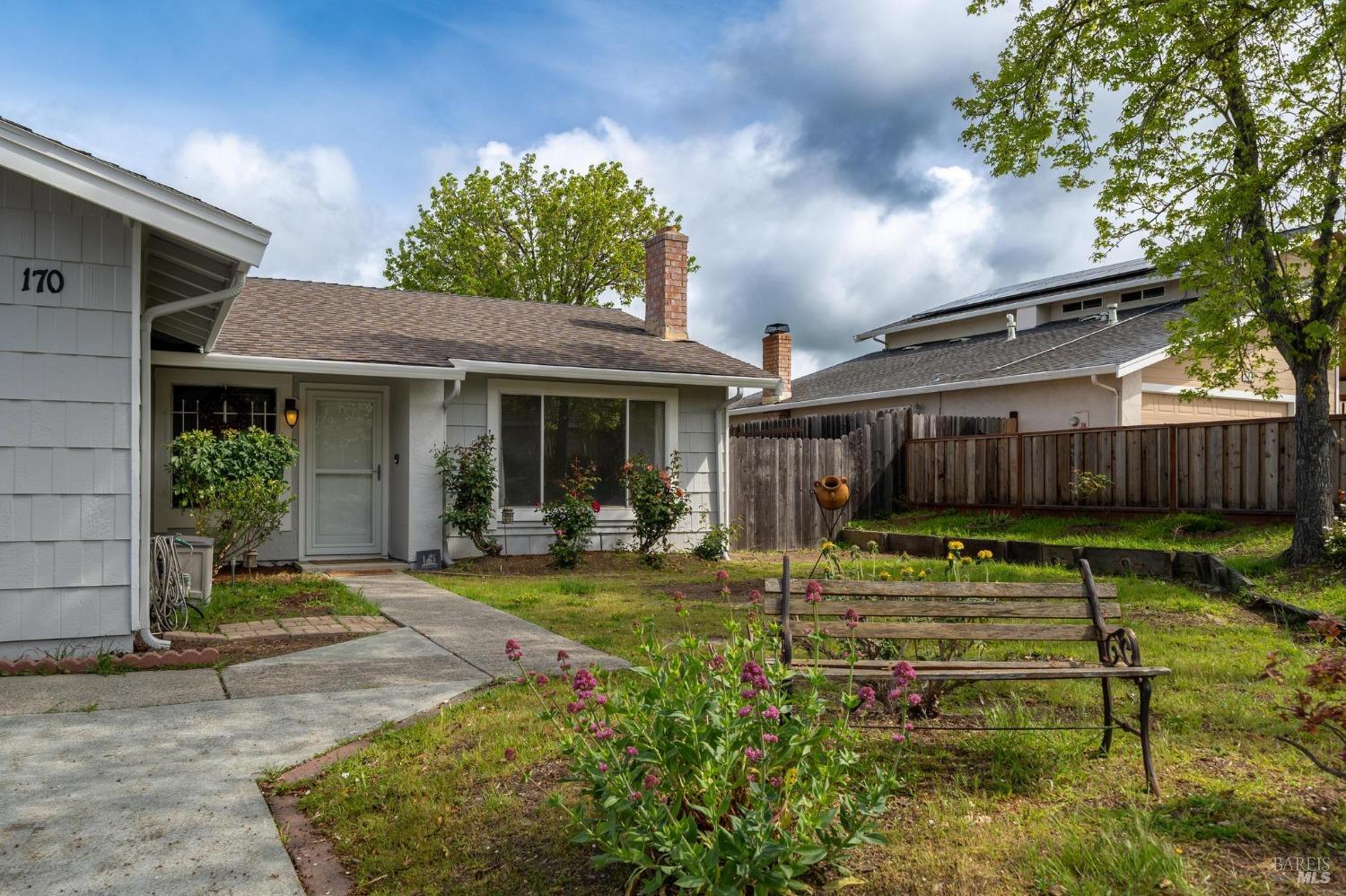 Detail Gallery Image 4 of 31 For 170 Wren Ct, Vallejo,  CA 94591 - 3 Beds | 2 Baths