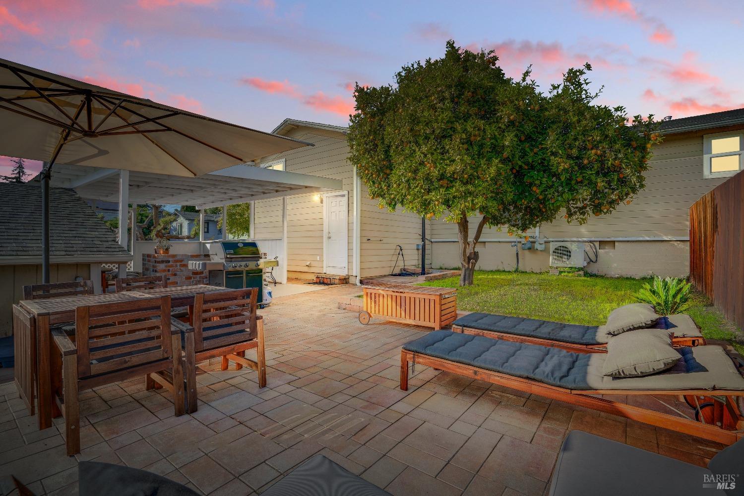 Detail Gallery Image 2 of 61 For 370 E N St, Benicia,  CA 94510 - – Beds | – Baths