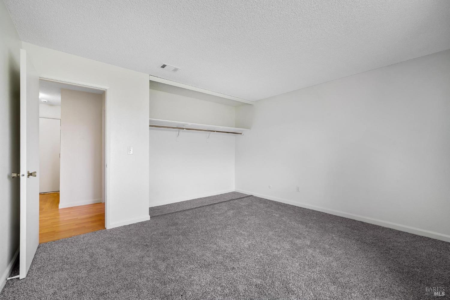 Detail Gallery Image 18 of 31 For 170 Wren Ct, Vallejo,  CA 94591 - 3 Beds | 2 Baths