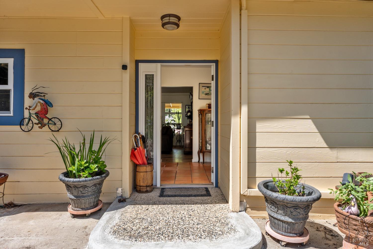 Detail Gallery Image 7 of 39 For 5490 Eastside Calpella Rd, Ukiah,  CA 95482 - 4 Beds | 3 Baths