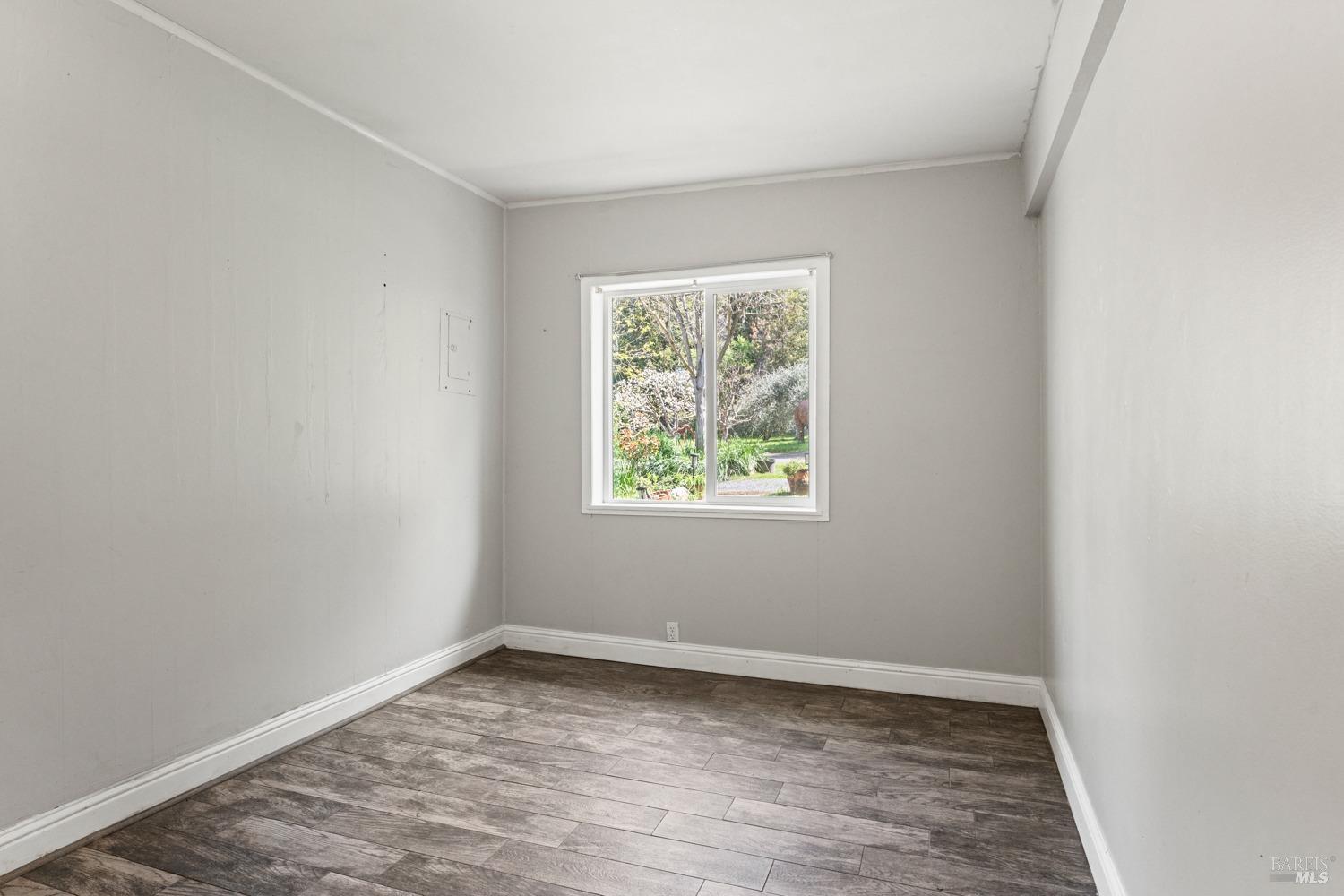 Detail Gallery Image 21 of 39 For 5490 Eastside Calpella Rd, Ukiah,  CA 95482 - 4 Beds | 3 Baths