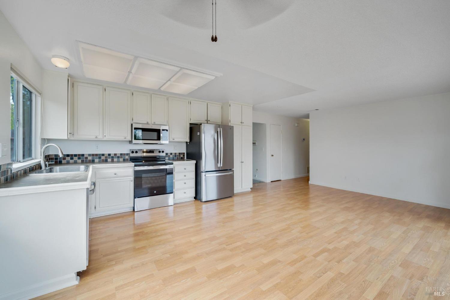 Detail Gallery Image 15 of 31 For 170 Wren Ct, Vallejo,  CA 94591 - 3 Beds | 2 Baths
