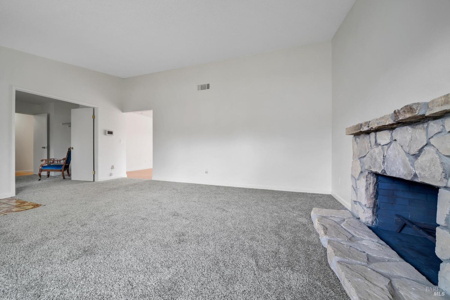 Detail Gallery Image 8 of 31 For 170 Wren Ct, Vallejo,  CA 94591 - 3 Beds | 2 Baths