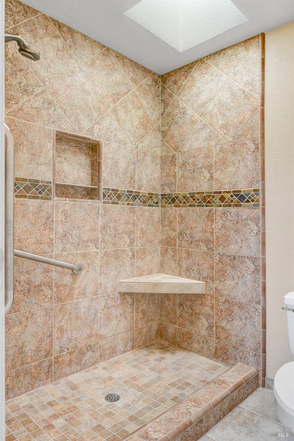 Detail Gallery Image 16 of 29 For 1728 Arroyo Sierra Cir, Santa Rosa,  CA 95405 - 3 Beds | 2/1 Baths