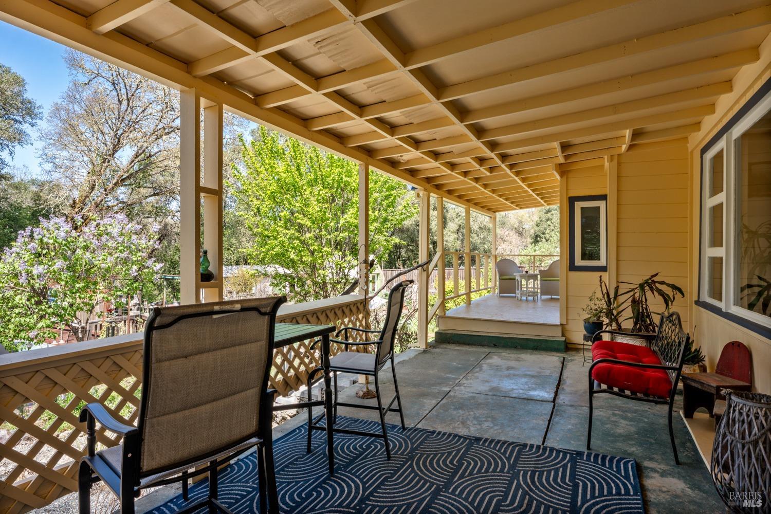 Detail Gallery Image 16 of 39 For 5490 Eastside Calpella Rd, Ukiah,  CA 95482 - 4 Beds | 3 Baths