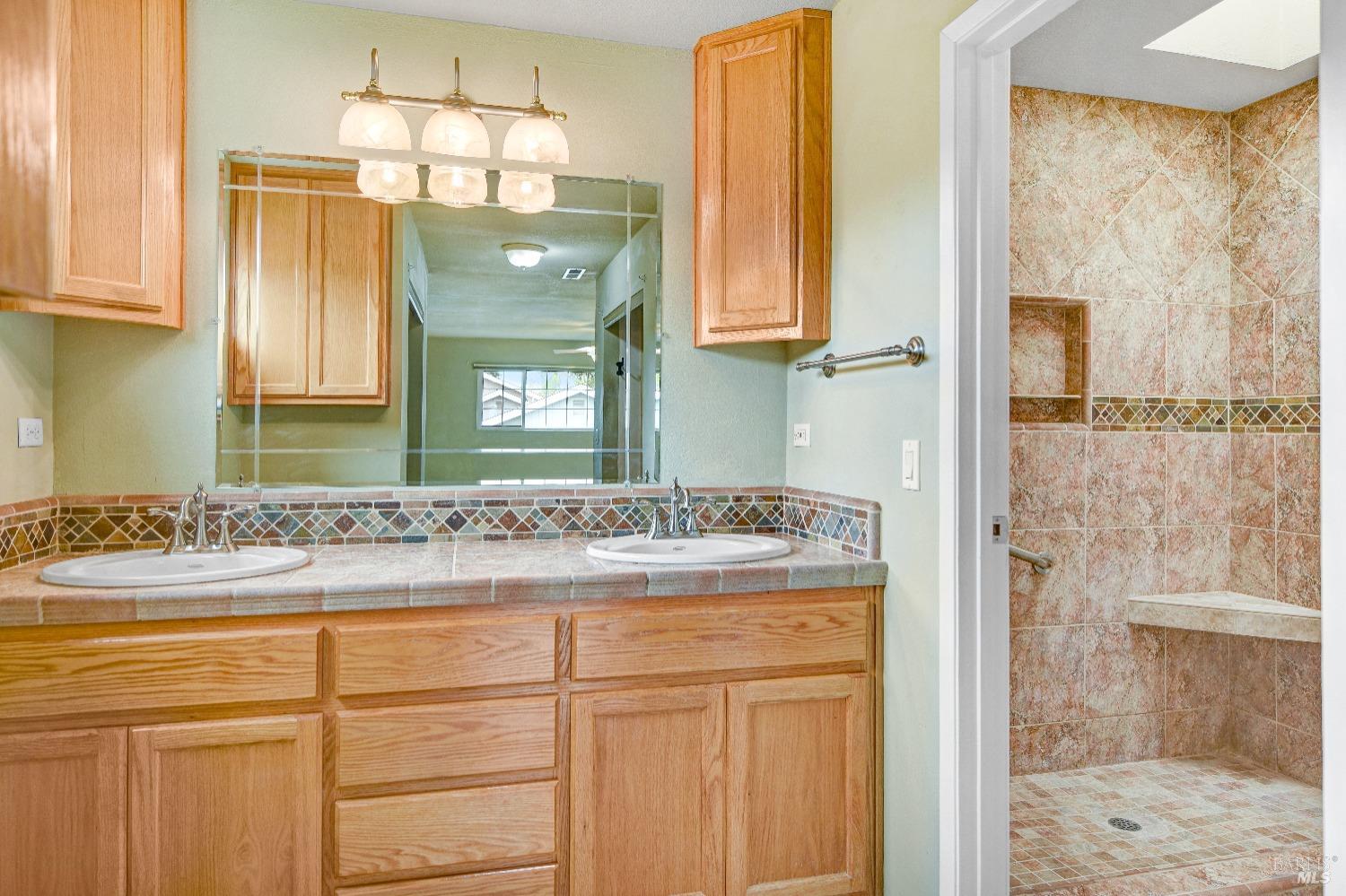 Detail Gallery Image 17 of 29 For 1728 Arroyo Sierra Cir, Santa Rosa,  CA 95405 - 3 Beds | 2/1 Baths