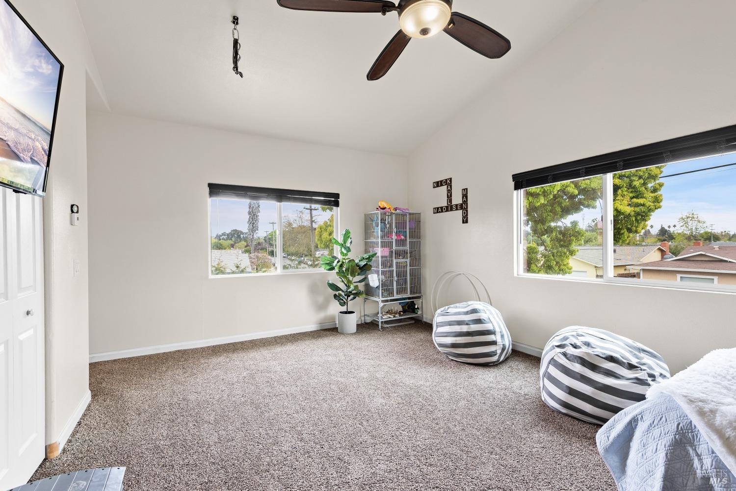 Detail Gallery Image 15 of 34 For 516 Alta Ave, Rohnert Park,  CA 94928 - 5 Beds | 3 Baths