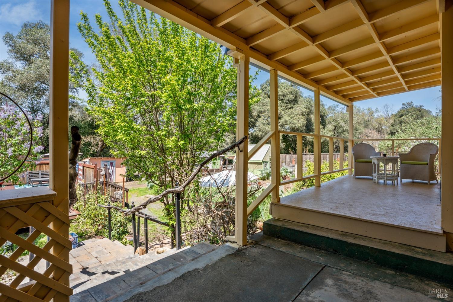 Detail Gallery Image 17 of 39 For 5490 Eastside Calpella Rd, Ukiah,  CA 95482 - 4 Beds | 3 Baths