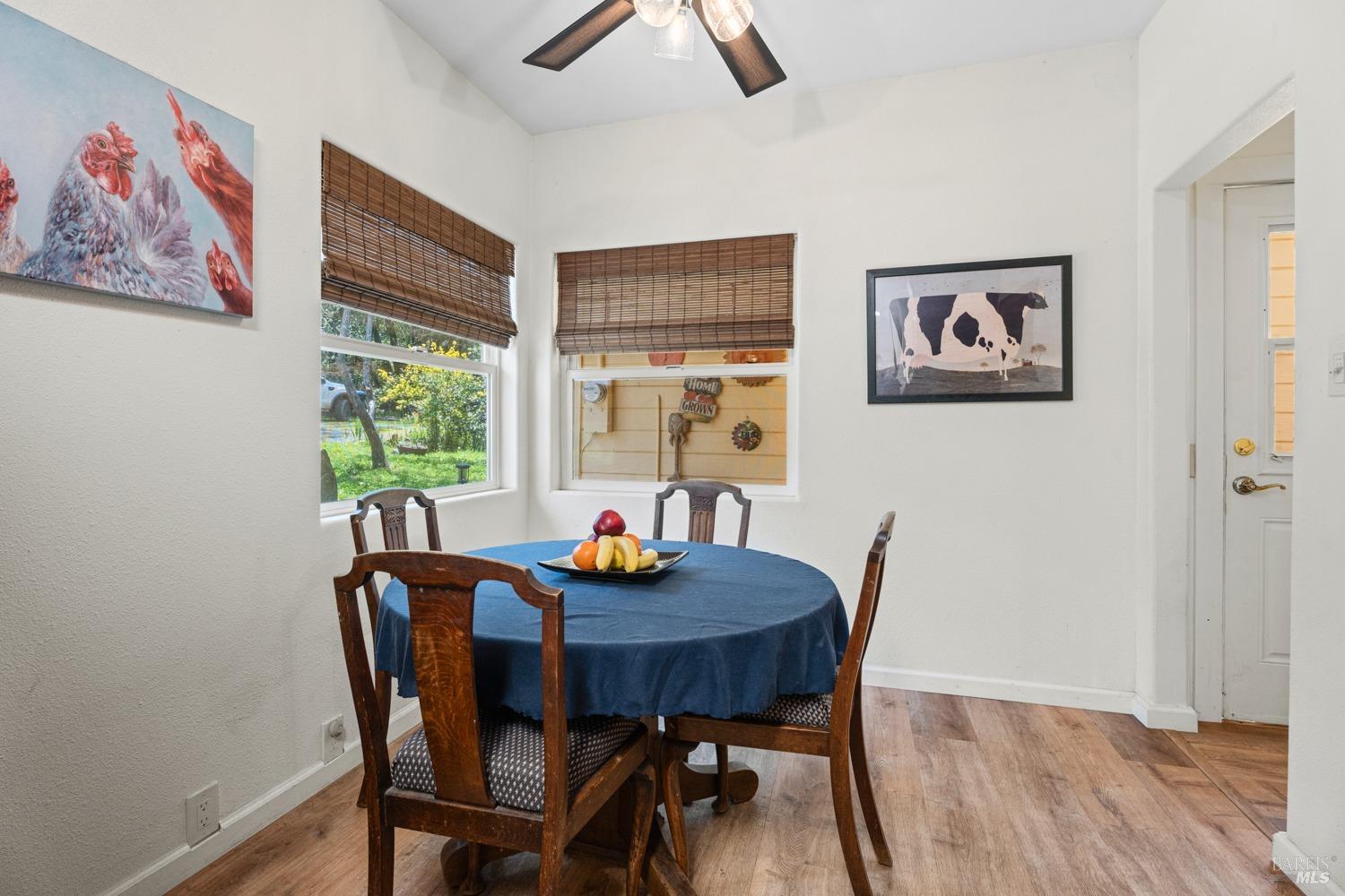Detail Gallery Image 9 of 39 For 5490 Eastside Calpella Rd, Ukiah,  CA 95482 - 4 Beds | 3 Baths