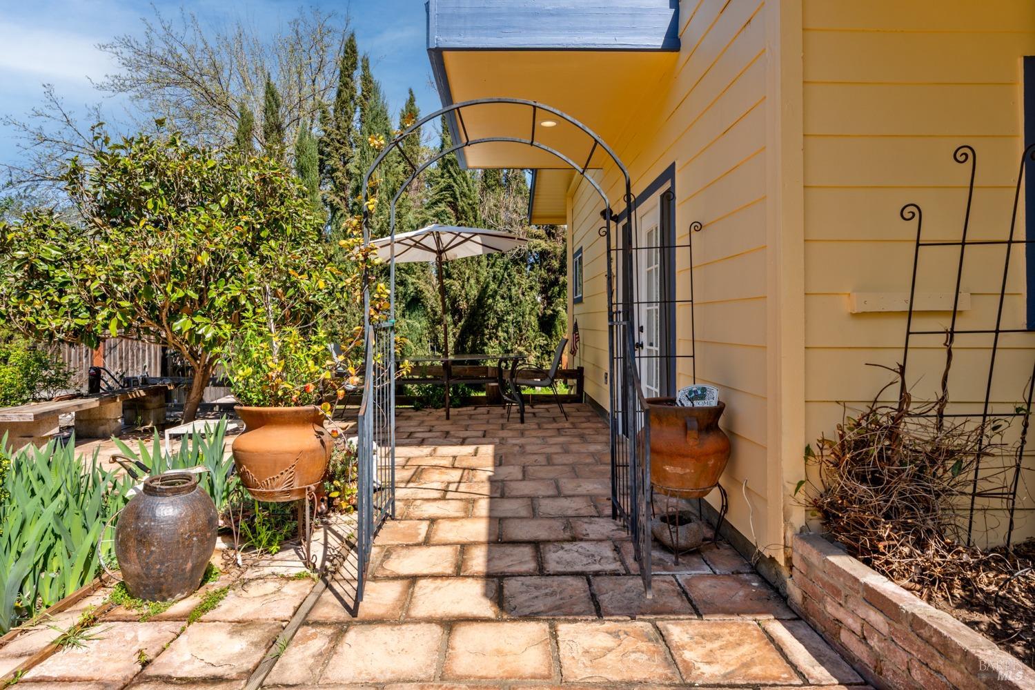 Detail Gallery Image 24 of 39 For 5490 Eastside Calpella Rd, Ukiah,  CA 95482 - 4 Beds | 3 Baths