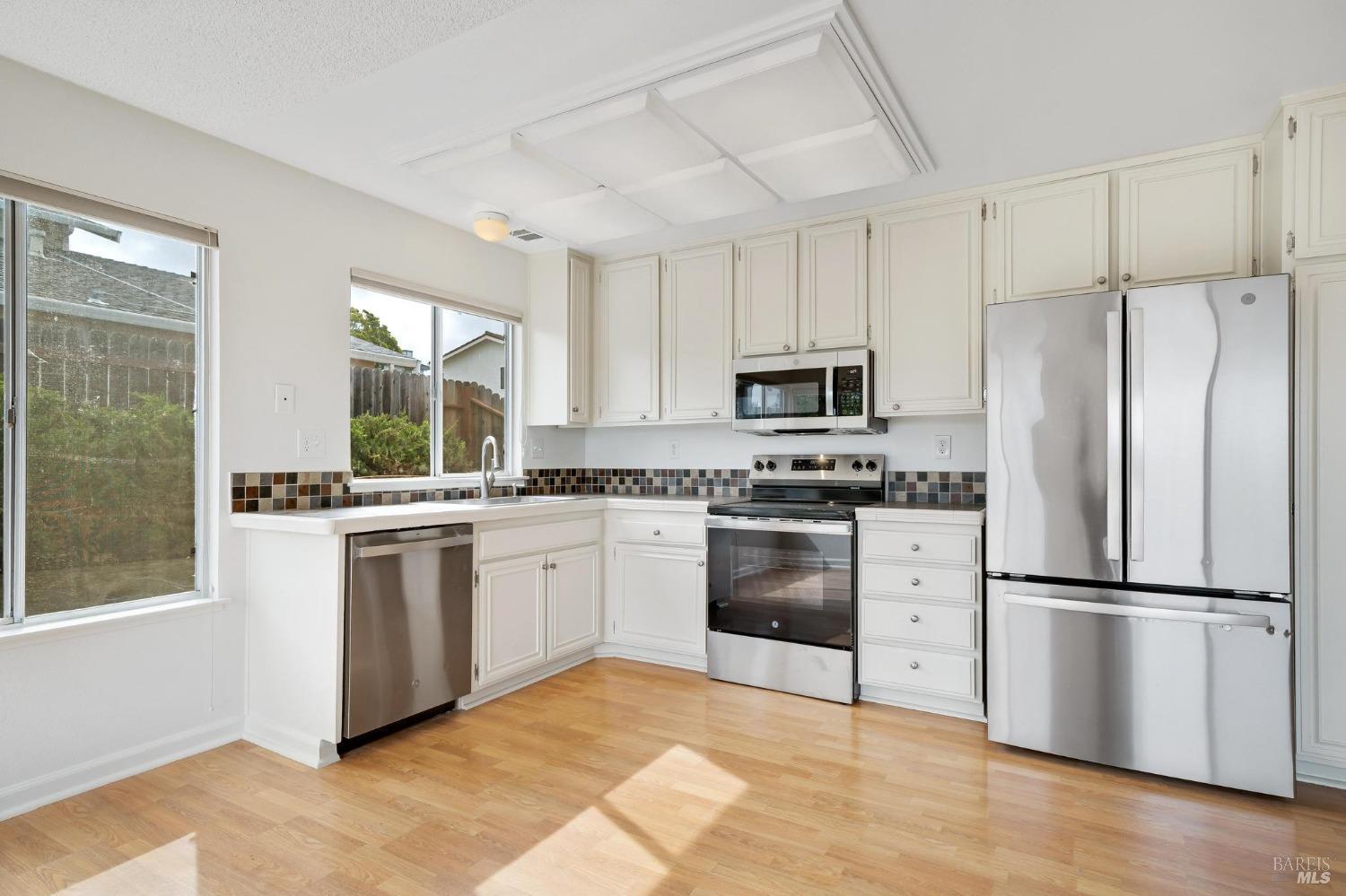 Detail Gallery Image 13 of 31 For 170 Wren Ct, Vallejo,  CA 94591 - 3 Beds | 2 Baths