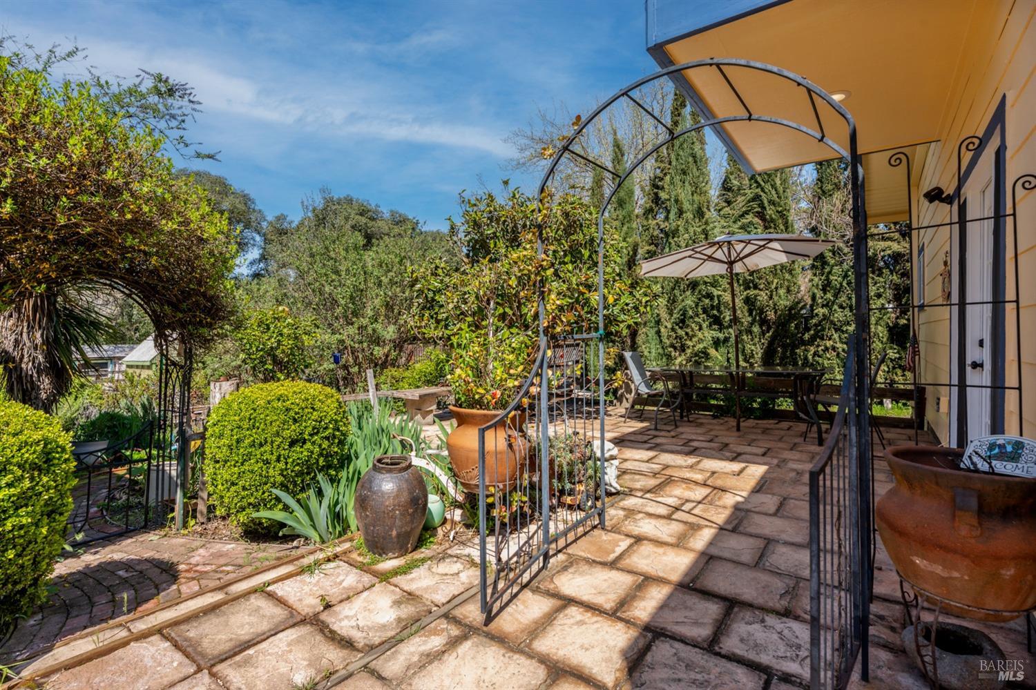 Detail Gallery Image 23 of 39 For 5490 Eastside Calpella Rd, Ukiah,  CA 95482 - 4 Beds | 3 Baths