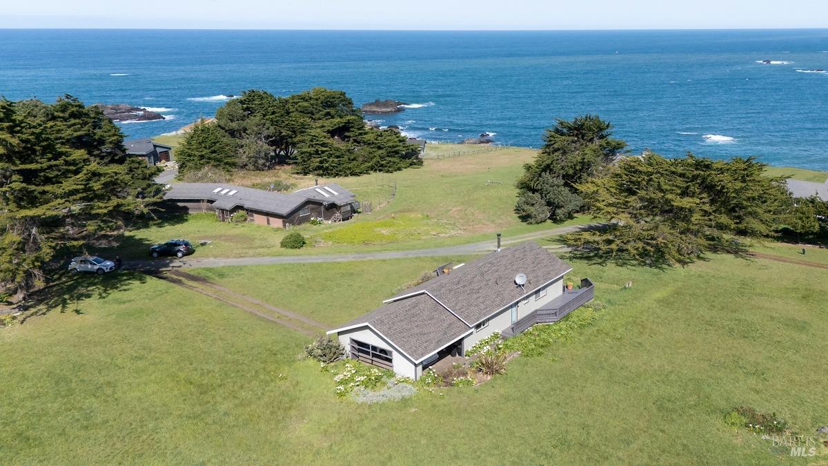 Detail Gallery Image 2 of 36 For 2721 White Gull Ct, Albion,  CA 95410 - 3 Beds | 2 Baths